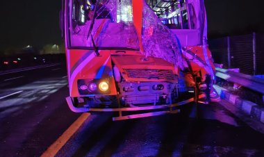 आगरा-लखनऊ एक्सप्रेसवे पर ट्रक से टकराई दो रोडवेज बसें, तीन की मौत और 31 यात्री घायल