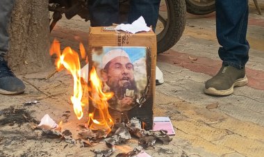 मौलाना सलीम के खिलाफ फूटा आक्रोश हिंदू युवा वाहिनी ने प्रदर्शन कर फूंका पुतला