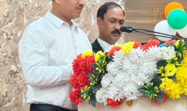 कमिश्नरी बार एसोसिएशन के नवनिर्वाचित पदाधिकारियों को कमिश्नर ने दिलाई पद एवं गोपनीयता की शपथ