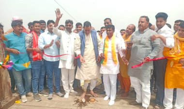 हरसिंहपुर गंगा घाट पर 550 मीटर लंबा पीपा पुल शुरू, विंध्याचल जाने वालों को 15 किमी की राहत
