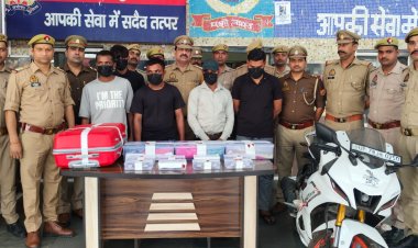 आउटर पर खड़ी ट्रेनों में चोरी करने वाले पांच शातिर चोर गिरफ्तार, 5 लाख नकदी समेत अन्य माल बरामद