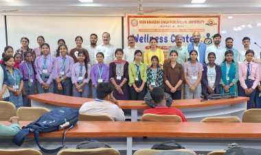 सोशल मीडिया के दौर में मानसिक शांति और आत्मिक संतुलन ही सच्ची खुशी: प्रो. पाथर्डीकर