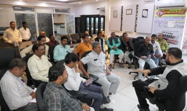 लोकतंत्र की मजबूत कड़ी हैं स्मॉल एंड मीडियम न्यूजपेपर : शोएब अहमद