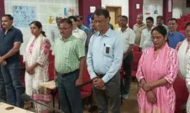 उदय प्रताप कॉलेज में शिक्षकों ने दी मृतक छात्र सूर्य प्रताप को श्रद्धांजलि