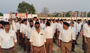 वर्ष प्रतिपदा पर अनुशासन का प्रदर्शन, शहर की सड़कों पर उतरे स्वयंसेवक