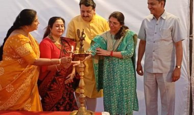 संवेदनाओं की अभिव्यक्ति और जागरूकता का सशक्त माध्यम है रंगमंच : डॉ. राज कुमार त्रिपाठी