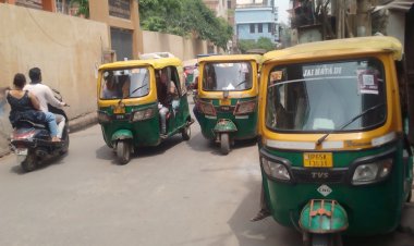 वाराणसी में गौदोलिया पहुंचाने वाले ऑटो संचालक के पास नहीं है व्यवस्थित स्टैंड