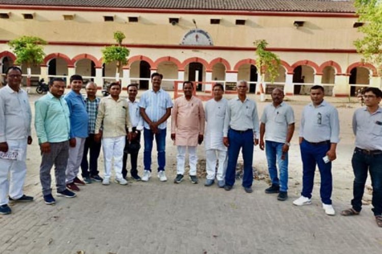 चार-चार ड्यूटी से शिक्षक परेशान : डॉ हरि प्रकाश यादव