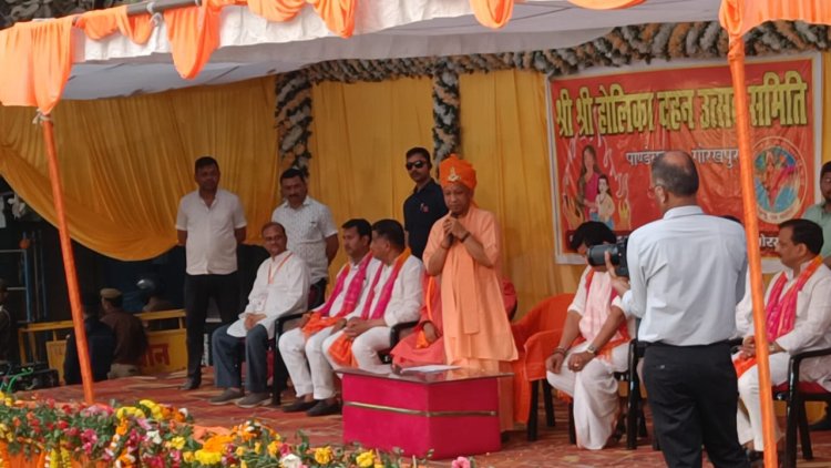 भक्त प्रह्लाद की पूजा-अर्चना कर मुख्यमंत्री योगी आदित्यनाथ ने रवाना की भव्य शोभायात्रा