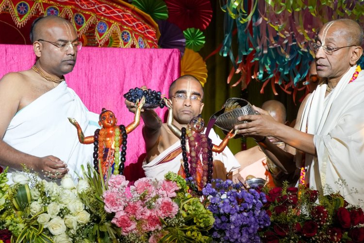 संकीर्तन आत्मा को शुद्ध कर उसे भगवान की प्रेमाभक्ति से जोड़ देता है : चंचलापति दास