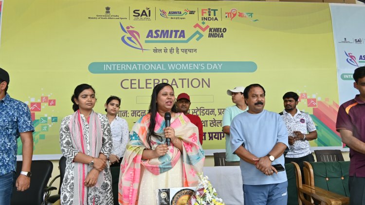 महिलाओं के सामने होती हैं अधिक चुनौतियां, सफलता के लिए दोगुनी ताकत से करें मेहनत : हर्षिका सिंह