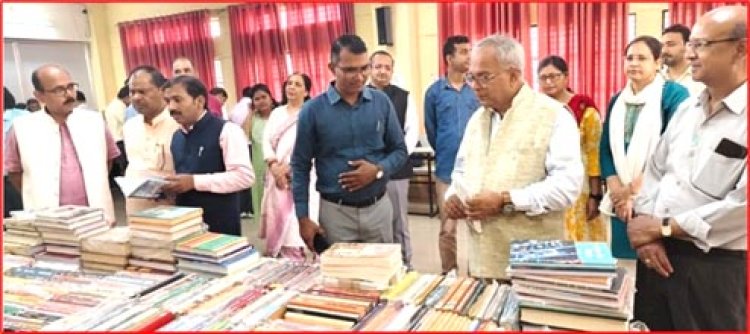 पुस्तकें पढ़ने से व्यक्तित्व में आती है गंभीरता: प्रो. सत्यकाम