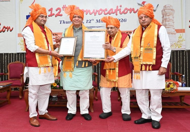 मंगलायतन विश्वविद्यालय ने विधानसभा अध्यक्ष सतीश महाना को डी.लिट् की मानद उपाधि से सम्मानित किया