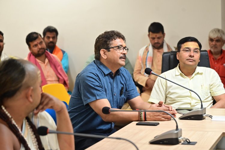 श्री काशी विश्वनाथ मंदिर न्यास के कर्मियों को दिया गया व्यवहार प्रशिक्षण