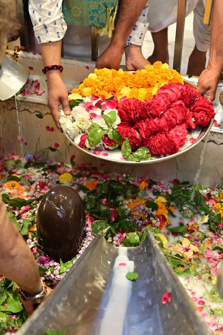 श्री काशी विश्वनाथ धाम में सांस्कृतिक संध्या, पंडित जयंत खोट का भजन सुन श्रद्धालु भावविभोर