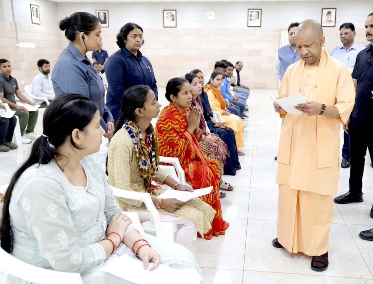 पीड़ितों की समस्याओं का उचित समाधान सरकार की प्राथमिकता: मुख्यमंत्री योगी