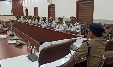 ज्वाॅइन करते ही एक्शन मोड में दिखे एसपी ट्रैफिक अमित कुमार श्रीवास्तव, स्थलीय भ्रमण कर लिया यातायात व्यवस्था का जायजा