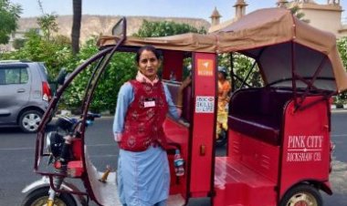 यूपी में तैयार हो रही महिला ई रिक्शा पायलटों की फौज