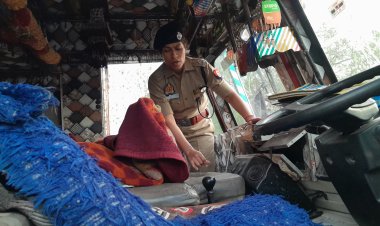 प्रयागराज के ड्राइवर का शव ट्रक के अंदर मिला, पुलिस जांच में जुटी