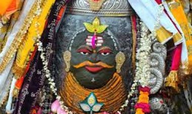 महाकाल की शरण में पहुंचीं भारतीय महिला क्रिकेटर यास्तिका भाटिया, परिवार संग भस्म आरती में शामिल हाेकर लिया आशीर्वाद