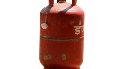 तीन माह से गैस सिलेंडर नहीं, उपभोक्ता बेहाल