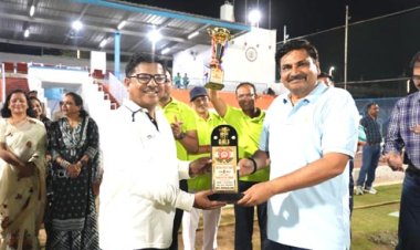 महाप्रबंधक एवं डीआरएम एकादशों के बीच रोमांचक क्रिकेट मुकाबले महाप्रबंधक टीम विजयी