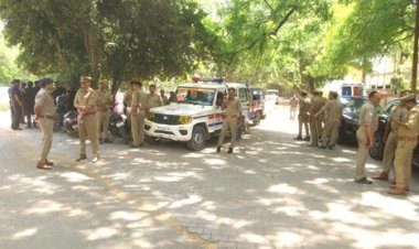 इविवि : केपीयूसी छात्रावास में रेड, 57 कक्ष अवैध कब्जे से मुक्त कर तालाबंदी