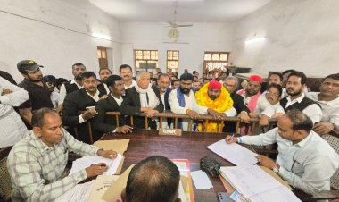 प्रयागराज के वार्ड 48 उपचुनाव में सपा प्रत्याशी दीप प्रकाश सोनकर ने किया नामांकन