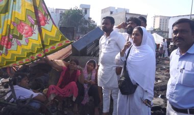 विकास नगर झुग्गी बस्ती अग्निकांड पीड़ितों से मिला आआपा का प्रतिनिधिमंडल, हालात का लिया जायजा