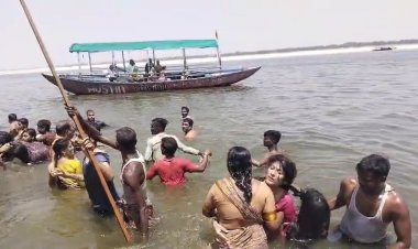 वाराणसी: शिवालाघाट पर गंगा में डूब रहीं तीन महिला तीर्थयात्रियों को नाविकों ने बचाया