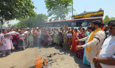 भाजपा ने राहुल-अखिलेश का प्रतीकात्मक पुतला फूंका