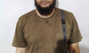 प्रयागराज STF की बड़ी कार्रवाई: 50 हजार का इनामी गोतस्कर अब्दुल्ला गिरफ्तार, प्रतापगढ़ पुलिस को थी तलाश