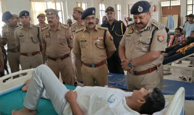 मऊ में रात्रि गश्त के दौरान पुलिस वाहन में ट्रेलर ने मारी टक्कर, हेड कांस्टेबल की मौत, दारोगा सहित तीन लोग घायल