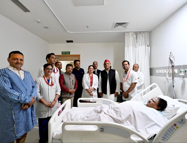 अखिलेश यादव ने हॉस्पिटल पहुंचकर भाजपा नेता अनुपमा जायसवाल का हालचाल लिया