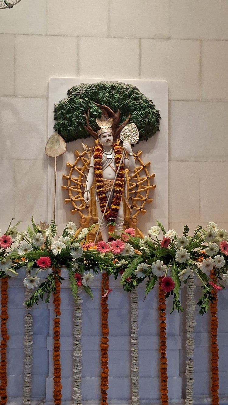 श्री राम जन्मभूमि परिसर के सप्त  मंदिर में निषादराज गुह जयंती मनाई गई, संतों के सानिध्य में हुई आरती