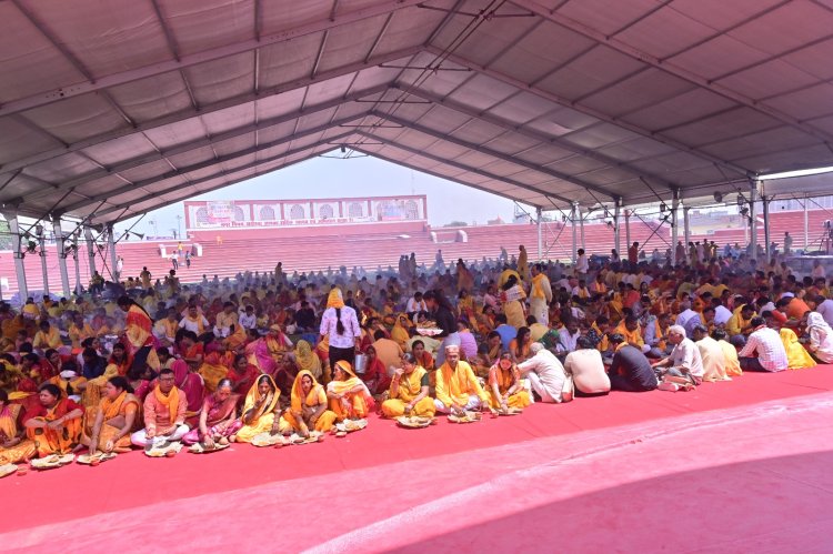 समुत्कर्ष-समरस भारत महायज्ञ में 108 कुण्डाें में 850 लोगों ने एक साथ दी आहुति