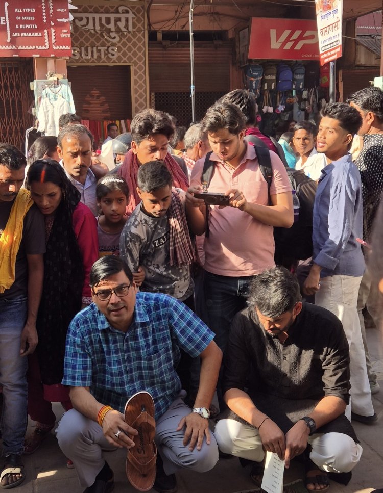 ‘टाइपो-पिकनिक’: बीएचयू एप्लाइड आर्ट्स विभाग ने काशी की गलियों में टाइपोग्राफी की लगाई जीवंत पाठशाला