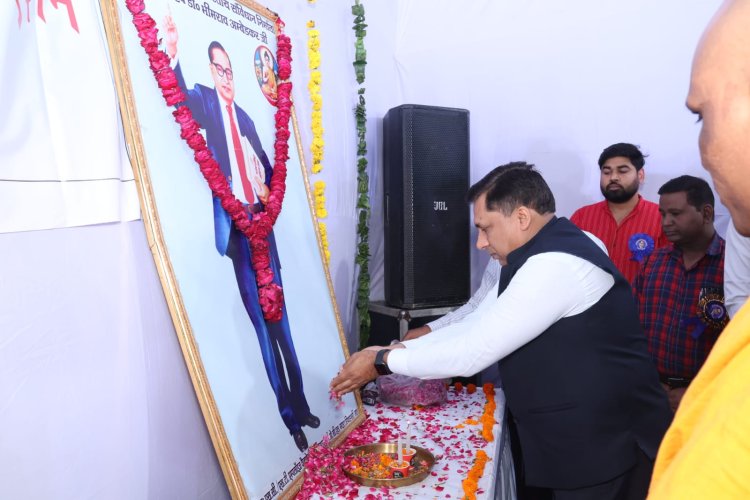 मथुरा रिफाइनरी ने जरूरतमन्द बच्चों को बांटे स्कूल बैग और स्टेशनरी