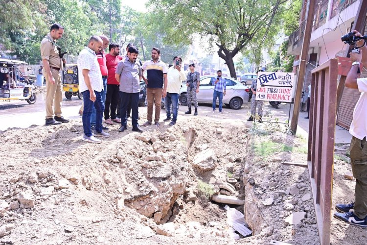 प्रयागराज के करेली में विकास कार्यों की धीमी रफ्तार पर सख्त हुए मंत्री नन्दी, अधिकारियों को दिए निर्देश