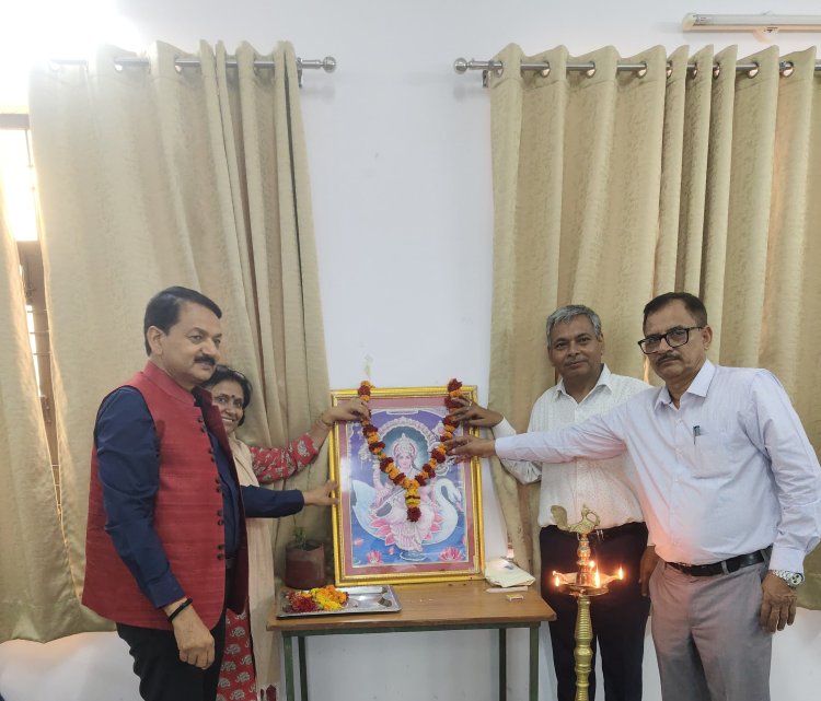 प्रचलित विधि के साथ-साथ नयी तकनीक से जुड़े विषयों का अध्ययन करें छात्र : प्रो जीके गोस्वामी