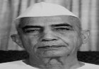 उपराष्ट्रपति, लोकसभा अध्यक्ष और केंद्रीय मंत्रियों ने चौधरी चरण सिंह की पुण्यतिथि पर अर्पित की श्रद्धांजलि