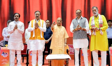 हर श्रमिक परिवार को मिलेगी स्वास्थ्य सुरक्षा : मुख्यमंत्री योगी