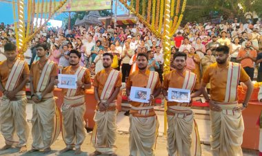 जबलपुर बरगी डैम क्रूज हादसे में मृत नागरिकों की आत्मा की शांति के लिए काशी में विशेष प्रार्थना