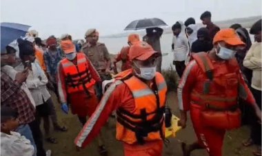 यमुना में नाव पलटने से 3 की मौत, 3 बच्चे अब भी लापता