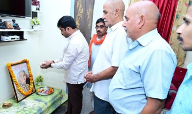 मंत्री नन्दी ने नैनी में शोक संतप्त परिवारों से की मुलाकात, बंधाया ढांढस