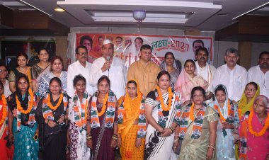 नारी शक्ति विजय संकल्प कार्यक्रम में 142 महिलाओं ने थामा कांग्रेस का हाथ