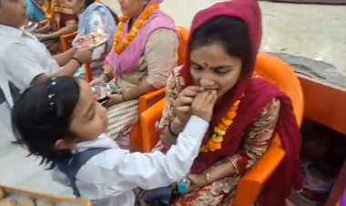 रानी रेवती देवी कॉलेज में बच्चों ने मां का पूजन कर आरती उतारकार मनाया मातृ दिवस