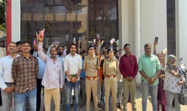 लखनऊ पुलिस की सर्विलांस सेल ने खाेए 101 माेबाइल खाेज निकाले