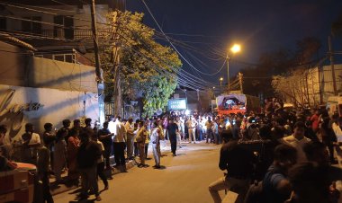 साकेत के सैदुल्लाजाब में चार मंजिला इमारत ढही, कैंटीन और कोचिंग सेंटर पर गिरा मलबा, 11 लोगों को निकाला