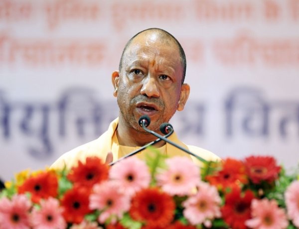 भीषण गर्मी पर मुख्यमंत्री योगी ने अधिकारियों को दिए कड़े निर्देश